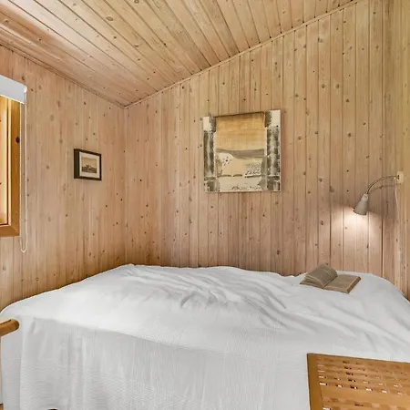 Holiday home Paradiset *